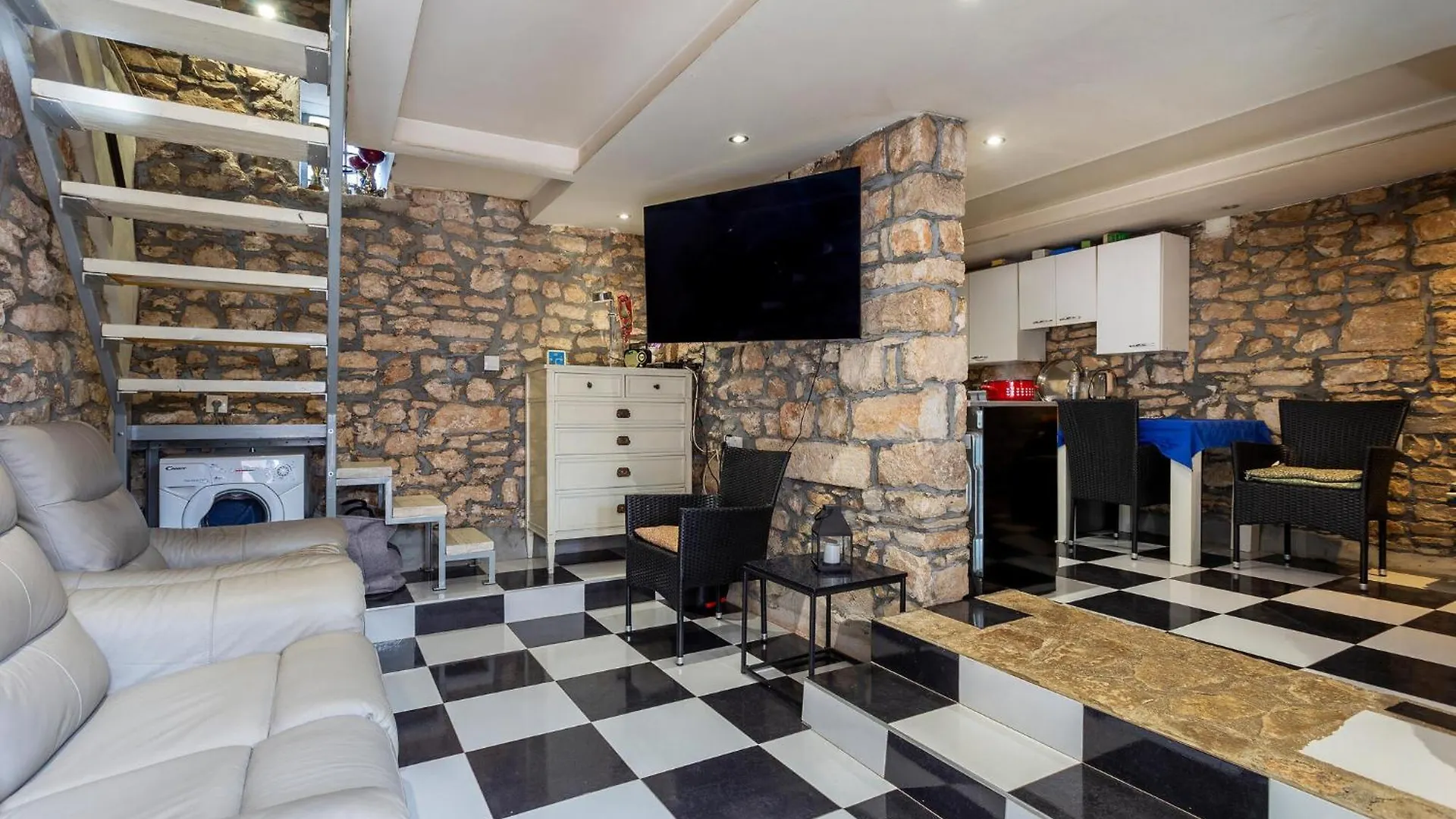 Awesome Home In Mutvoran 2A With Wi-Fi 0*,  Kroatien